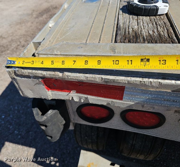 image for item DP0987 1999 East Manufacturing flatbed trailer