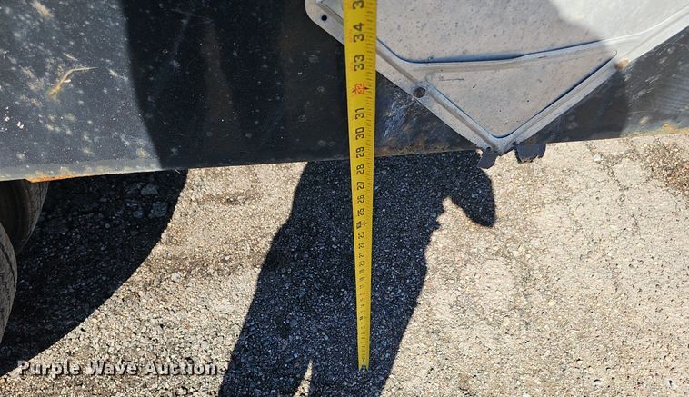 image for item DP0987 1999 East Manufacturing flatbed trailer