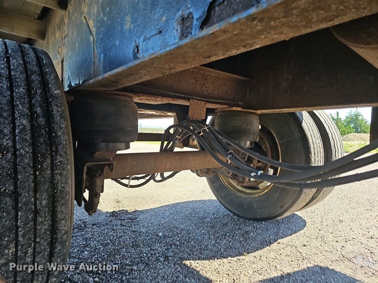 image for item DP0987 1999 East Manufacturing flatbed trailer