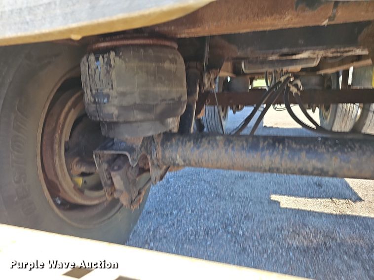 image for item DP0987 1999 East Manufacturing flatbed trailer