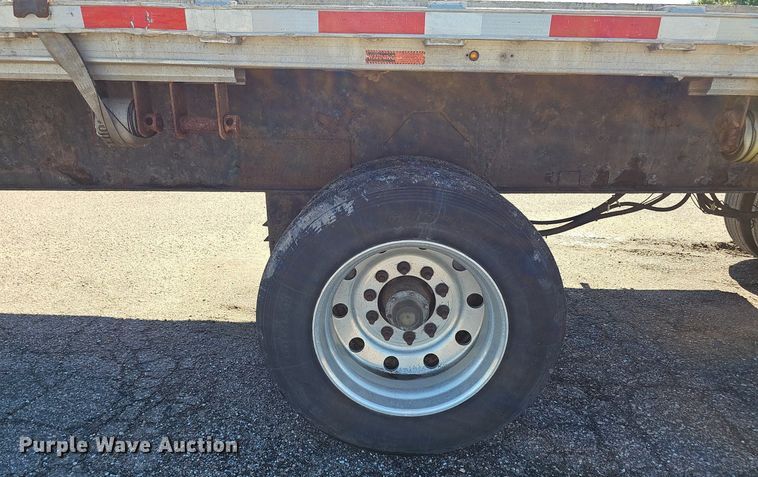 image for item DP0987 1999 East Manufacturing flatbed trailer