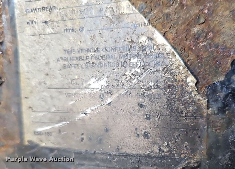 image for item DP0987 1999 East Manufacturing flatbed trailer