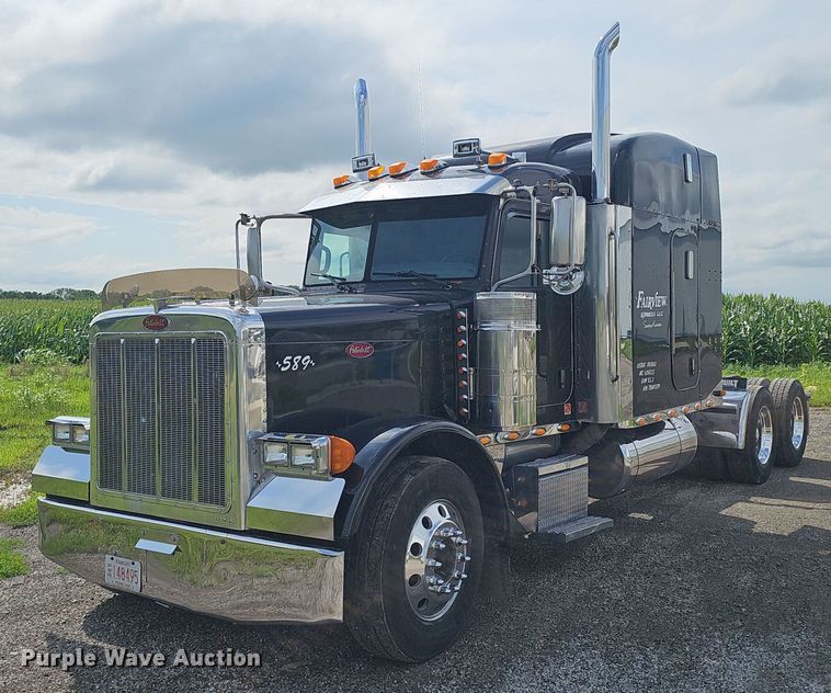 image for item DP1006 2007 Peterbilt 379 semi truck