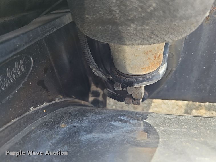 image for item DP1006 2007 Peterbilt 379 semi truck