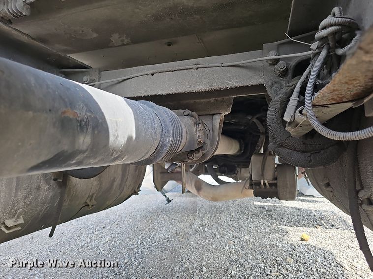 image for item DP1006 2007 Peterbilt 379 semi truck