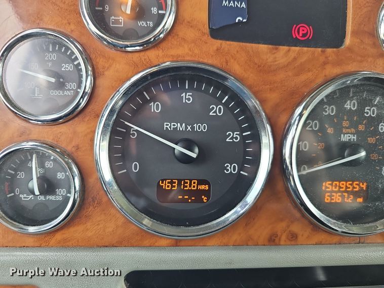 image for item DP1006 2007 Peterbilt 379 semi truck