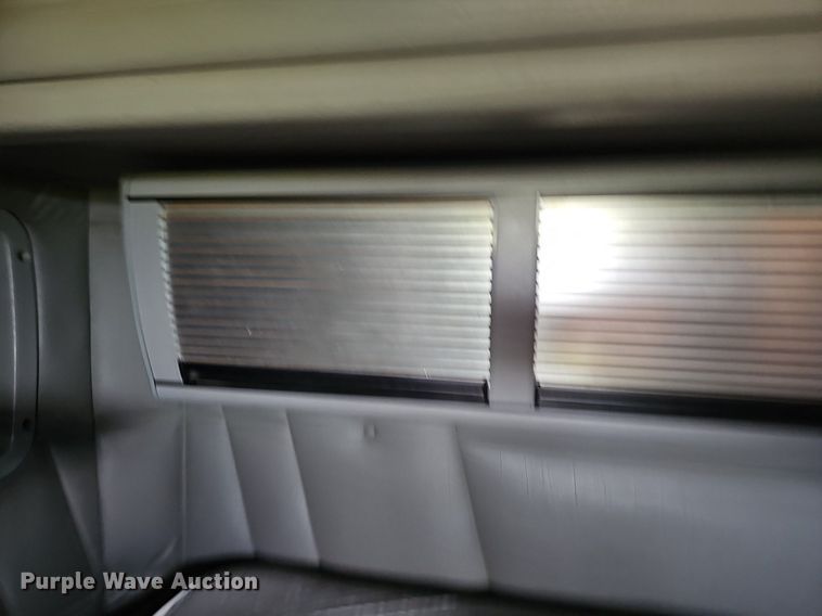 image for item DP1006 2007 Peterbilt 379 semi truck