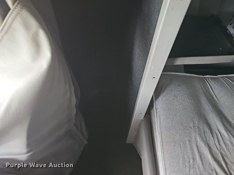 image for item DP1006 2007 Peterbilt 379 semi truck