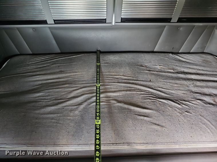 image for item DP1006 2007 Peterbilt 379 semi truck