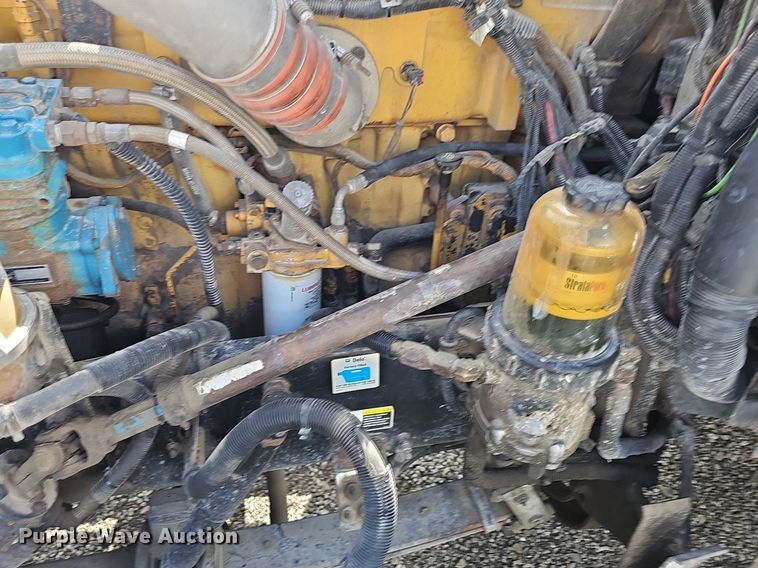 image for item DP1006 2007 Peterbilt 379 semi truck