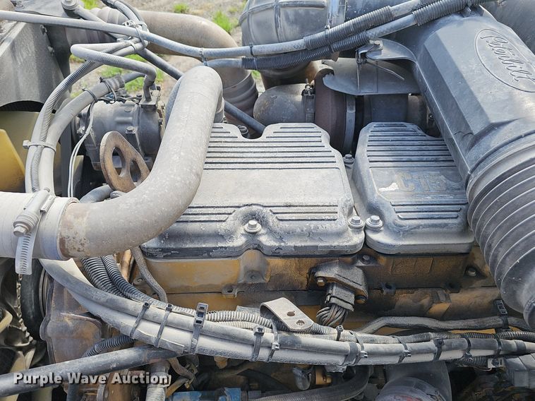 image for item DP1006 2007 Peterbilt 379 semi truck