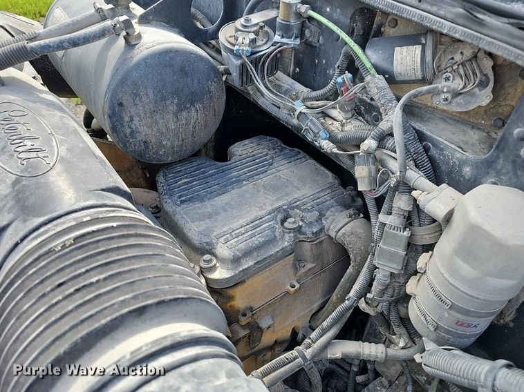 image for item DP1006 2007 Peterbilt 379 semi truck