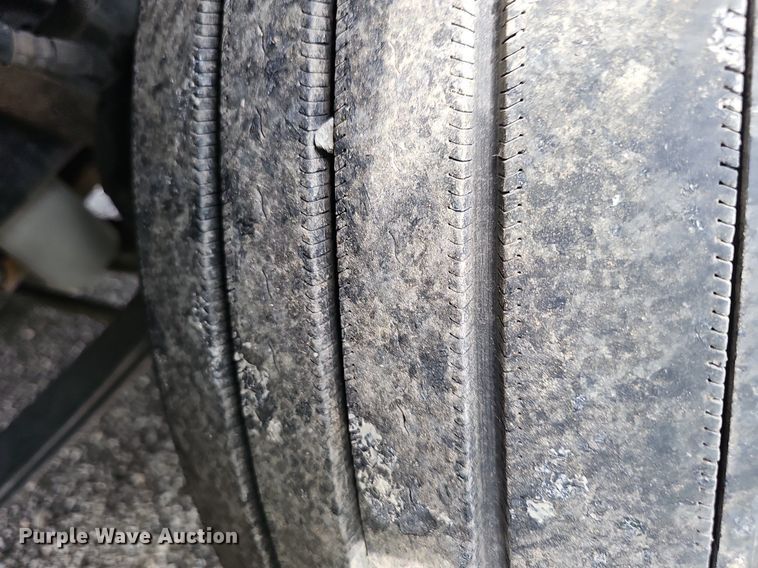 image for item DP1006 2007 Peterbilt 379 semi truck