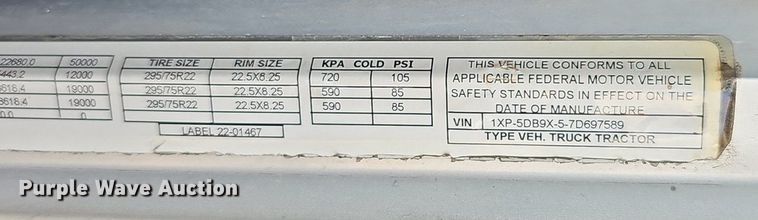 image for item DP1006 2007 Peterbilt 379 semi truck