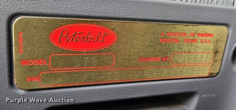 image for item DP1006 2007 Peterbilt 379 semi truck