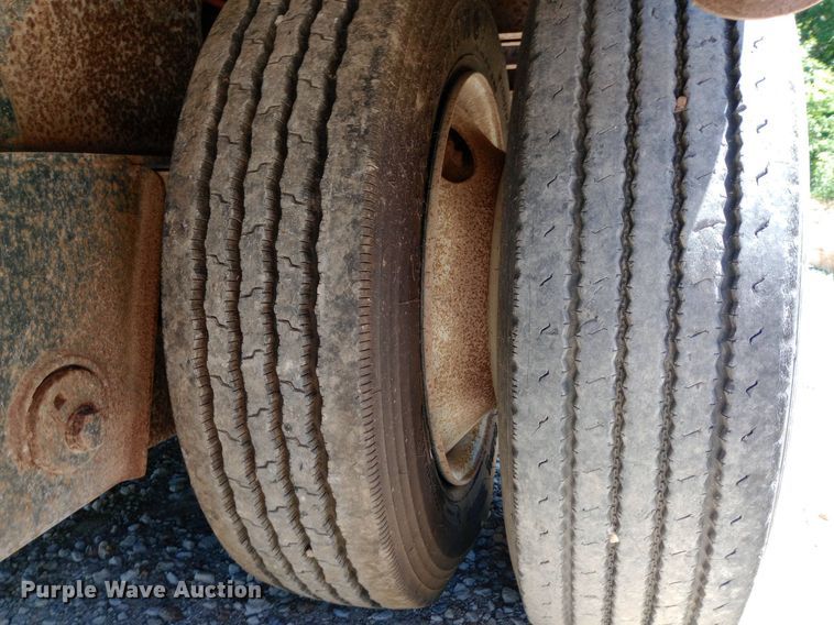 image for item DP1048 1999 Doonan  482DB14 drop deck trailer