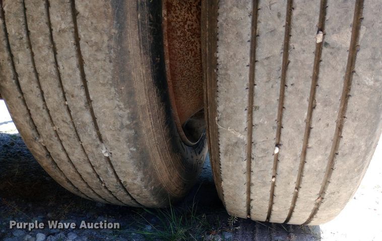 image for item DP1048 1999 Doonan  482DB14 drop deck trailer