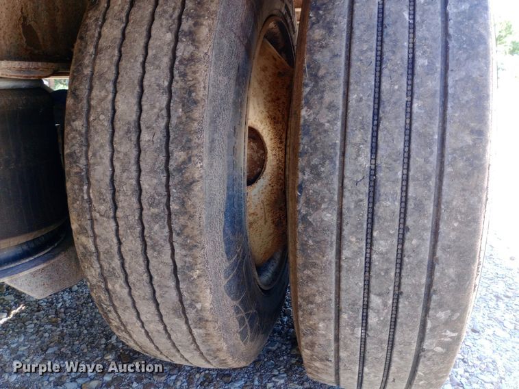 image for item DP1049 1999 Doonan  drop deck trailer