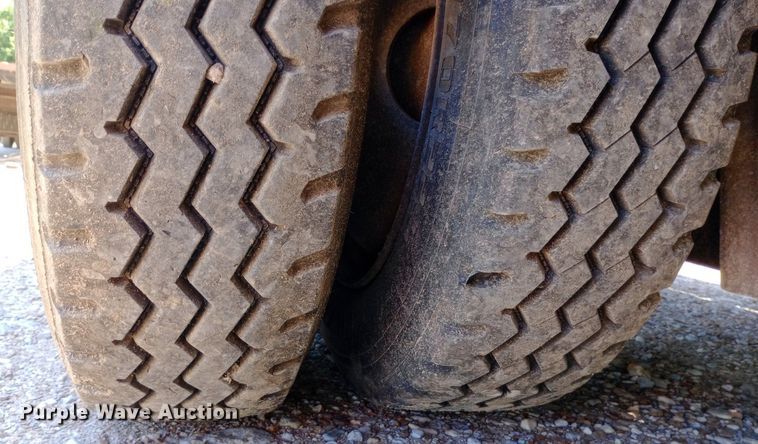 image for item DP1049 1999 Doonan  drop deck trailer