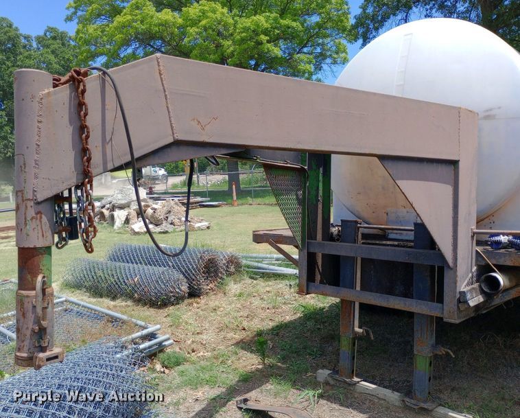 image for item DP1165 2006 Strace Dual flatbed trailer