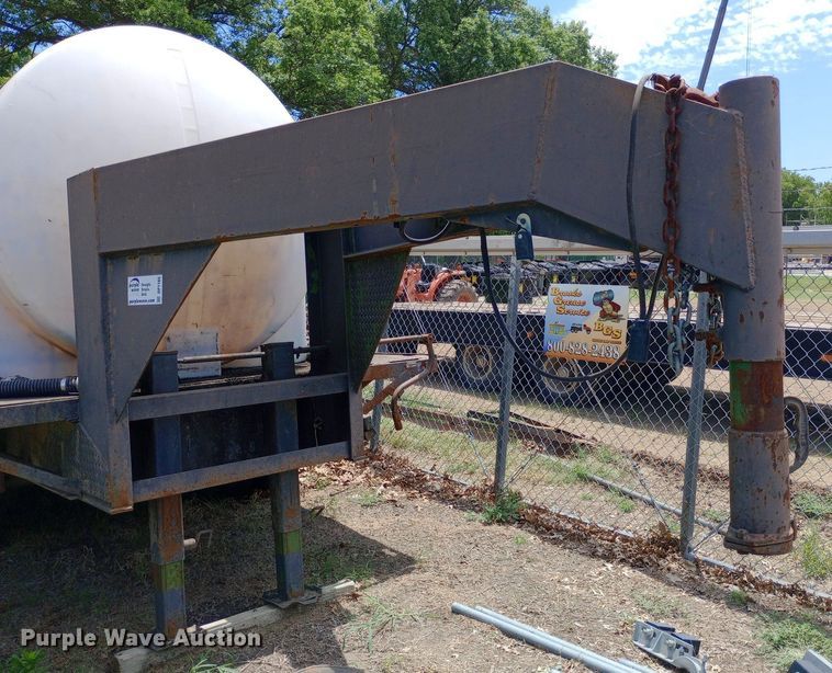 image for item DP1165 2006 Strace Dual flatbed trailer