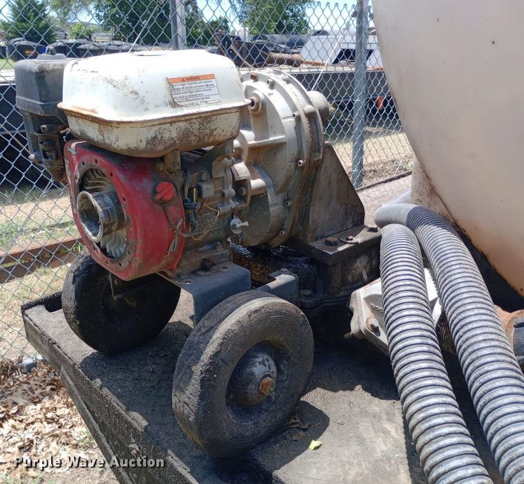 image for item DP1165 2006 Strace Dual flatbed trailer