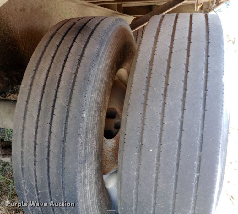 image for item DP1165 2006 Strace Dual flatbed trailer