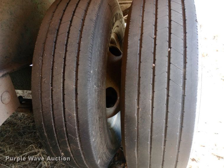 image for item DP1165 2006 Strace Dual flatbed trailer