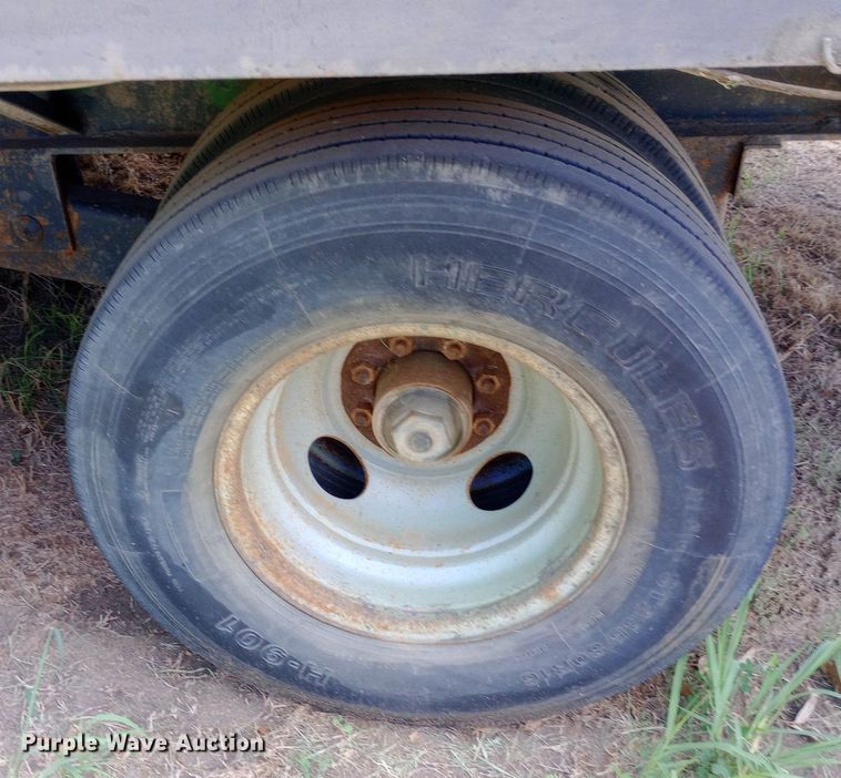 image for item DP1165 2006 Strace Dual flatbed trailer