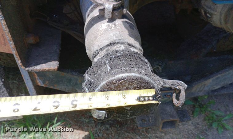 image for item DP1166 2001 International  8100 4x2 vacuum truck