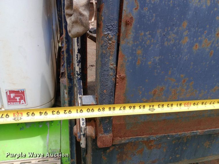 image for item DP1166 2001 International  8100 4x2 vacuum truck