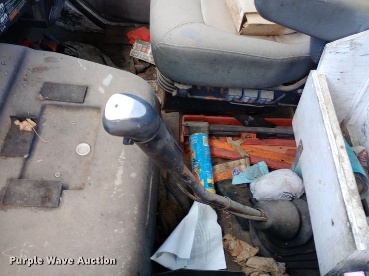 image for item DP1166 2001 International  8100 4x2 vacuum truck