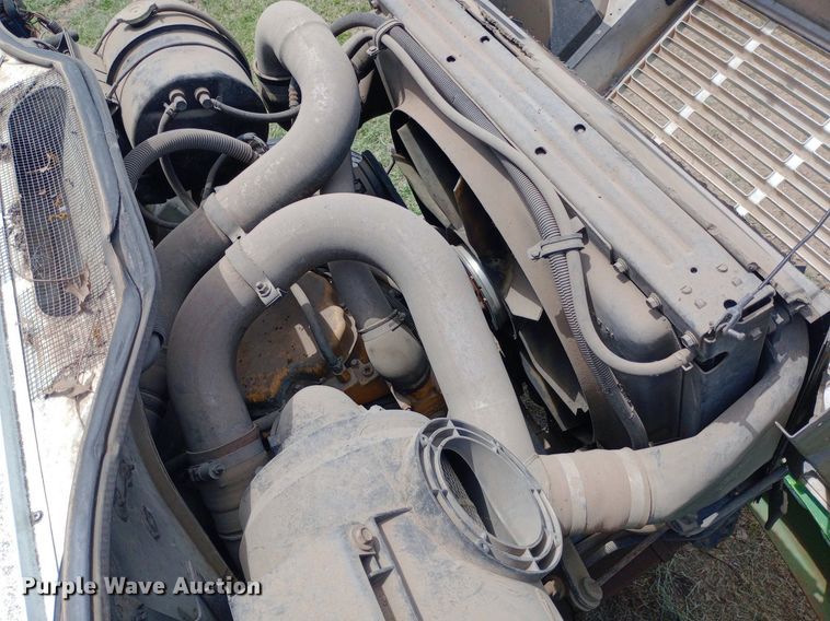 image for item DP1166 2001 International  8100 4x2 vacuum truck