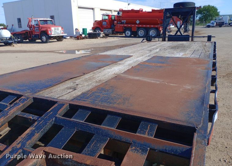 image for item DP1169 1981 Belshe equipment trailer