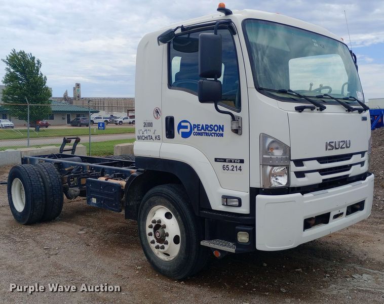 image for item DP1181 2018 Isuzu FTR truck cab and chassis