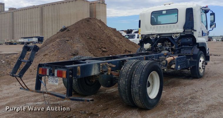 image for item DP1181 2018 Isuzu FTR truck cab and chassis