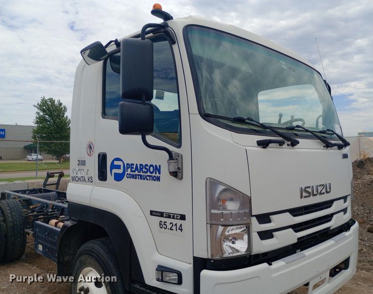 image for item DP1181 2018 Isuzu FTR truck cab and chassis