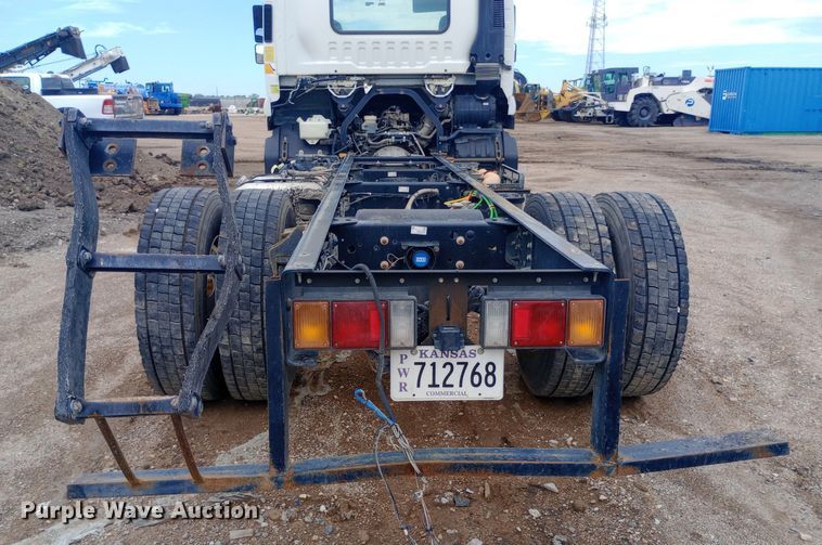 image for item DP1181 2018 Isuzu FTR truck cab and chassis