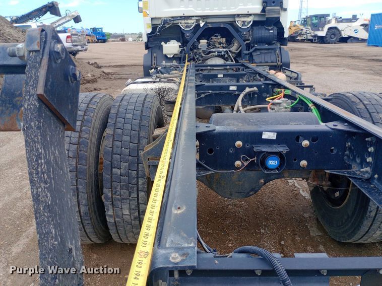 image for item DP1181 2018 Isuzu FTR truck cab and chassis