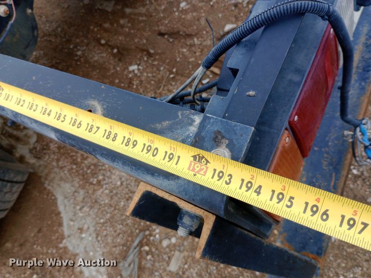 image for item DP1181 2018 Isuzu FTR truck cab and chassis