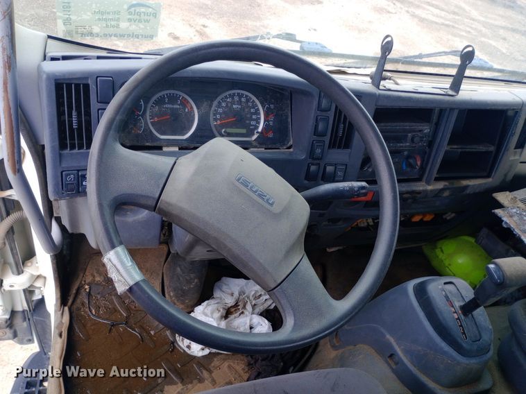 image for item DP1181 2018 Isuzu FTR truck cab and chassis