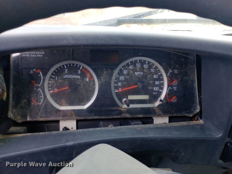 image for item DP1181 2018 Isuzu FTR truck cab and chassis