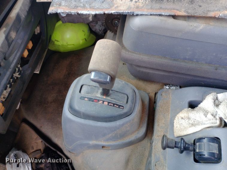 image for item DP1181 2018 Isuzu FTR truck cab and chassis