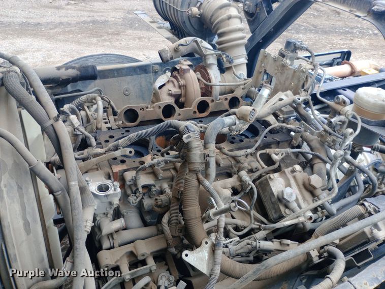 image for item DP1181 2018 Isuzu FTR truck cab and chassis