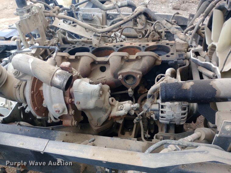 image for item DP1181 2018 Isuzu FTR truck cab and chassis