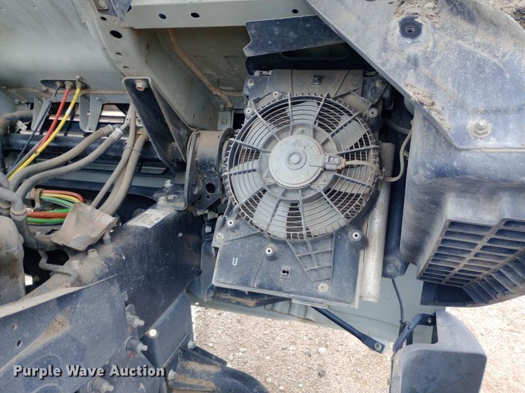 image for item DP1181 2018 Isuzu FTR truck cab and chassis