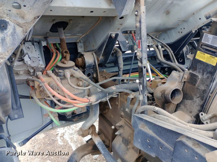 image for item DP1181 2018 Isuzu FTR truck cab and chassis