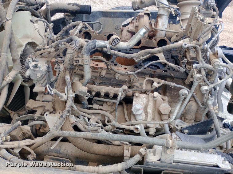 image for item DP1181 2018 Isuzu FTR truck cab and chassis