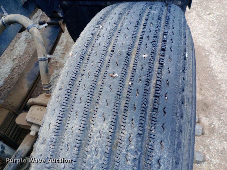 image for item DP1181 2018 Isuzu FTR truck cab and chassis