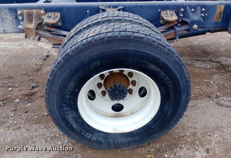 image for item DP1181 2018 Isuzu FTR truck cab and chassis